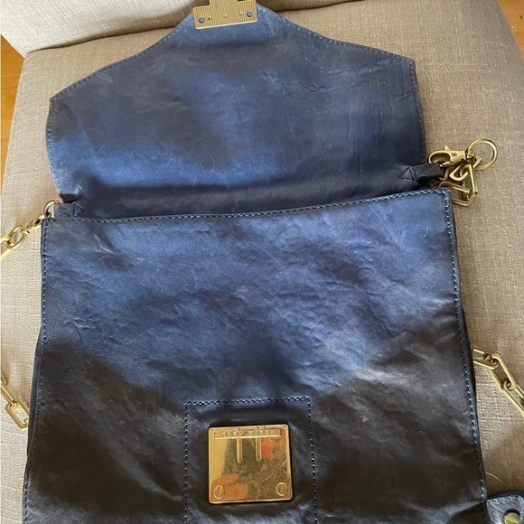 Tory Burch Navy Blue Crossbody Bag with Gold Chain - Picture 5 of 8